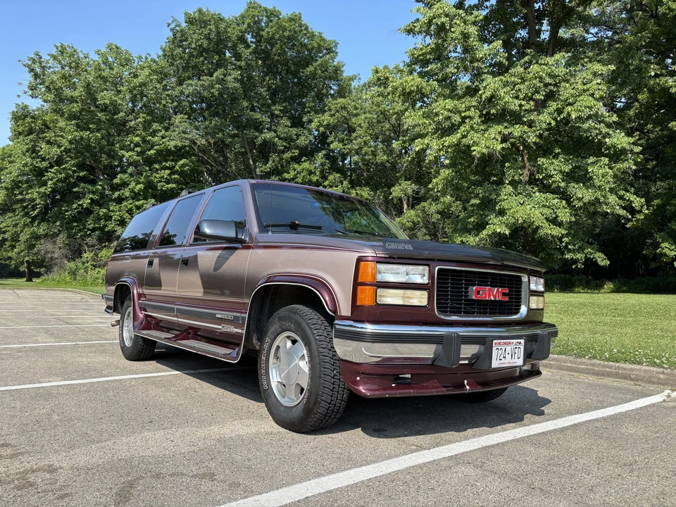 1994 GMC Suburban 8th Gen - Image 24 of 31