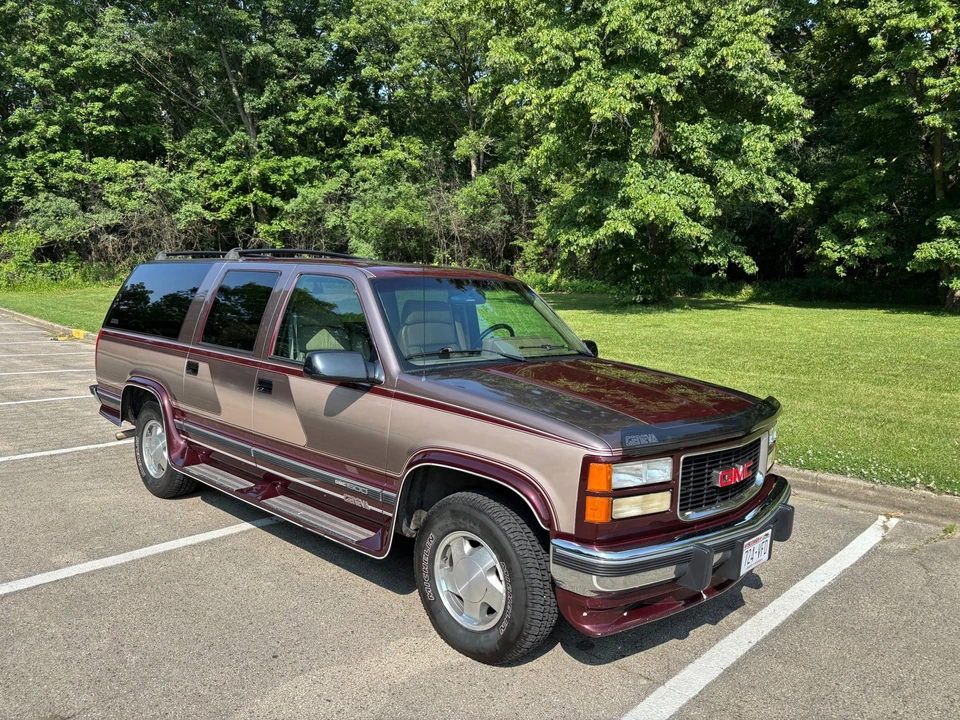 1994 GMC Suburban 8th Gen - Image 27 of 31