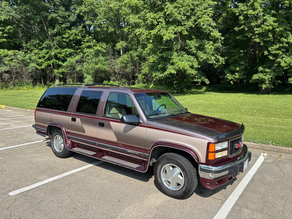 1994 GMC Suburban 8th Gen - Image 28 of 31