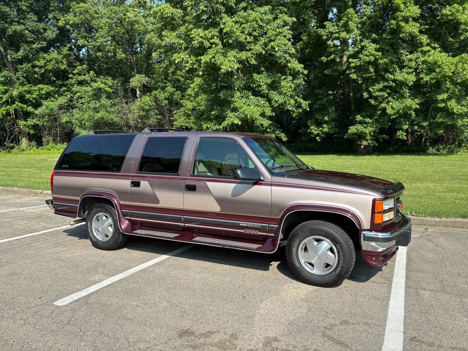 1994 GMC Suburban 8th Gen - Image 30 of 31
