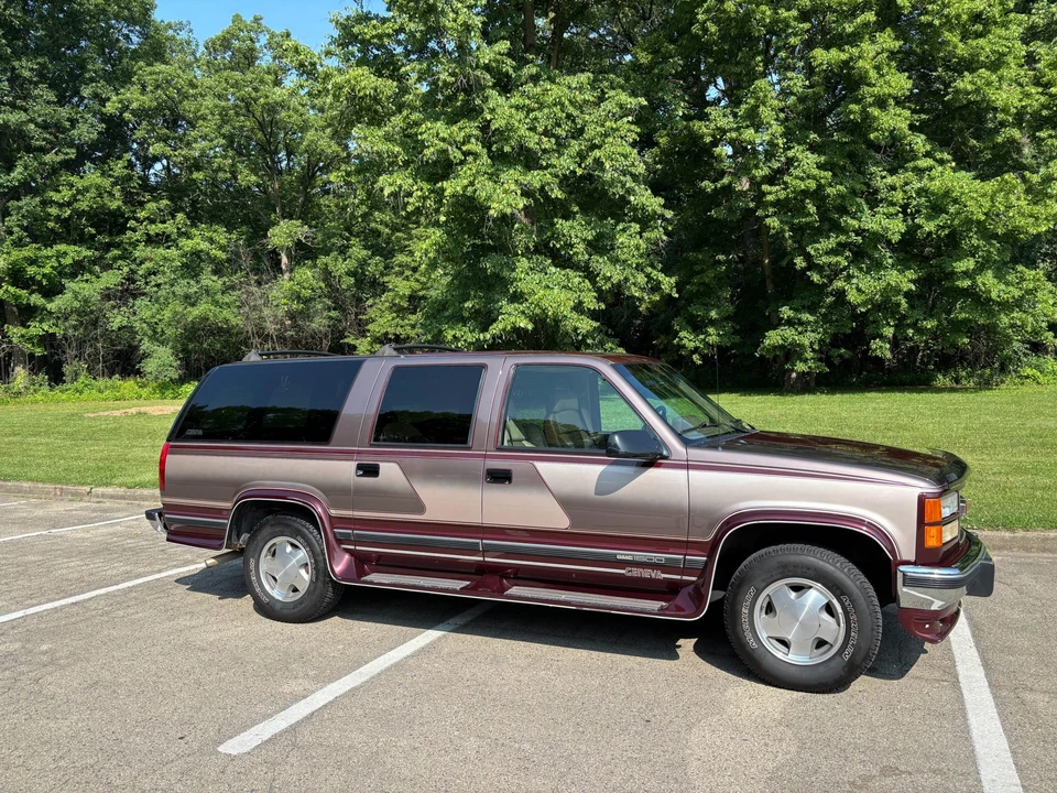 1994 GMC Suburban 8th Gen - Image 31 of 31
