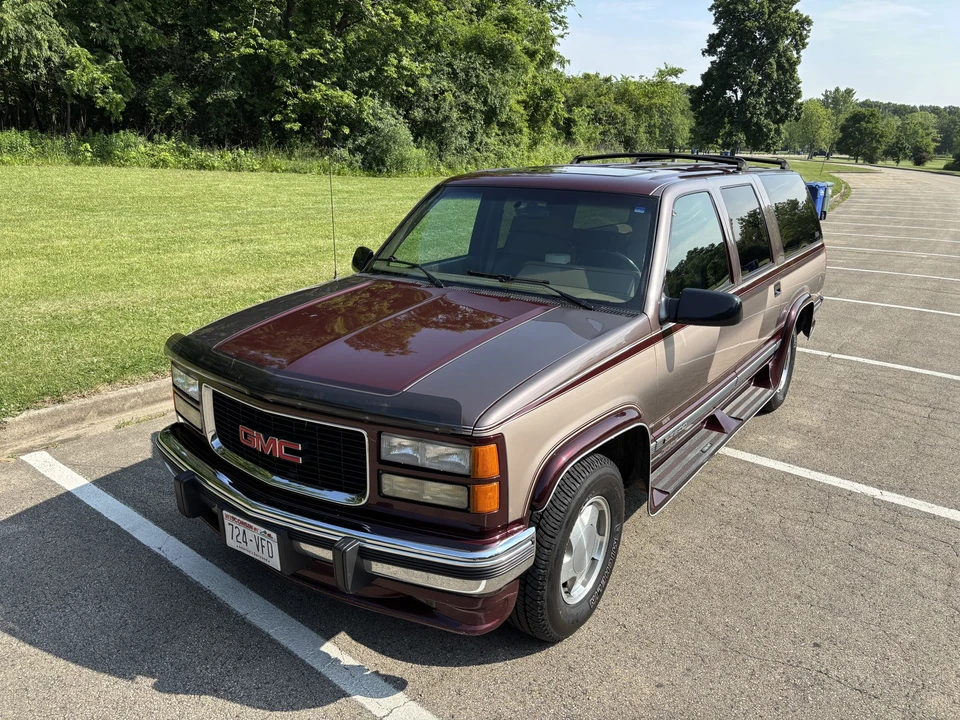 1994 GMC Suburban 8th Gen - Image 12 of 31