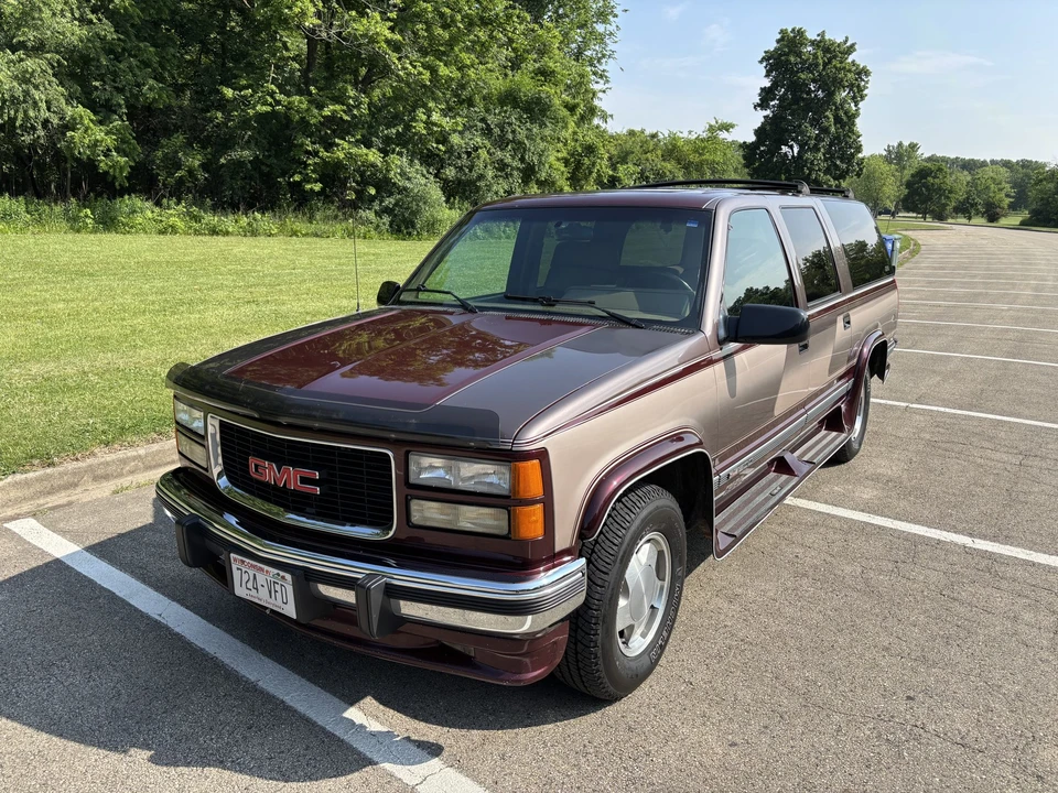 1994 GMC Suburban 8th Gen - Image 11 of 31