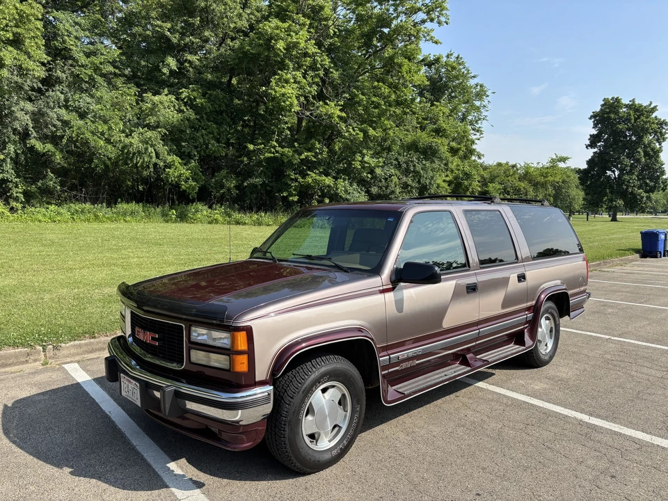 1994 GMC Suburban 8th Gen - Image 7 of 31