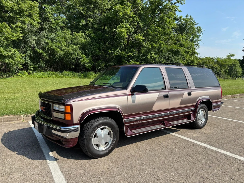 1994 GMC Suburban 8th Gen - Image 5 of 31