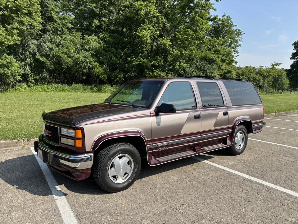 1994 GMC Suburban 8th Gen - Image 6 of 31