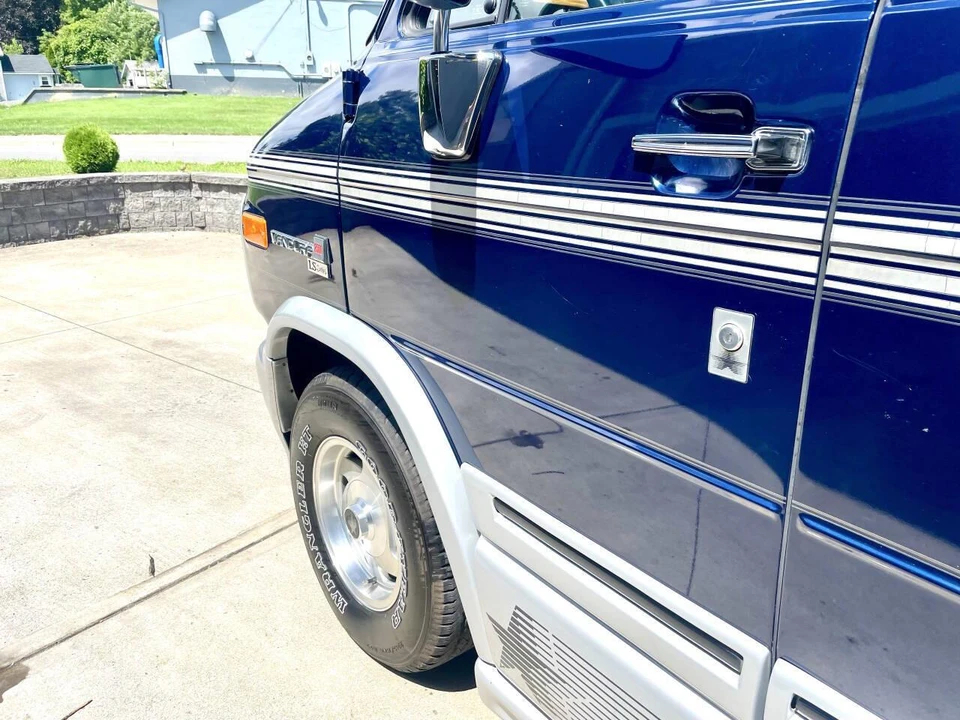 1994 GMC G-series Van - Image 12 of 31