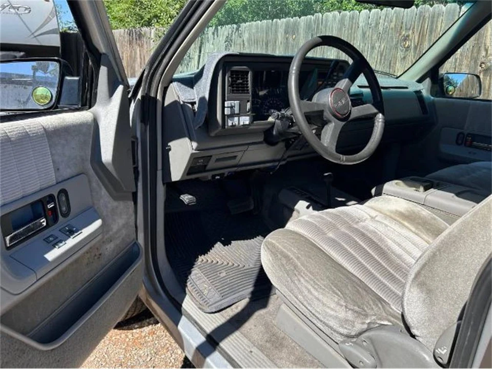 1994 GMC Yukon 1st Gen - Image 10 of 12