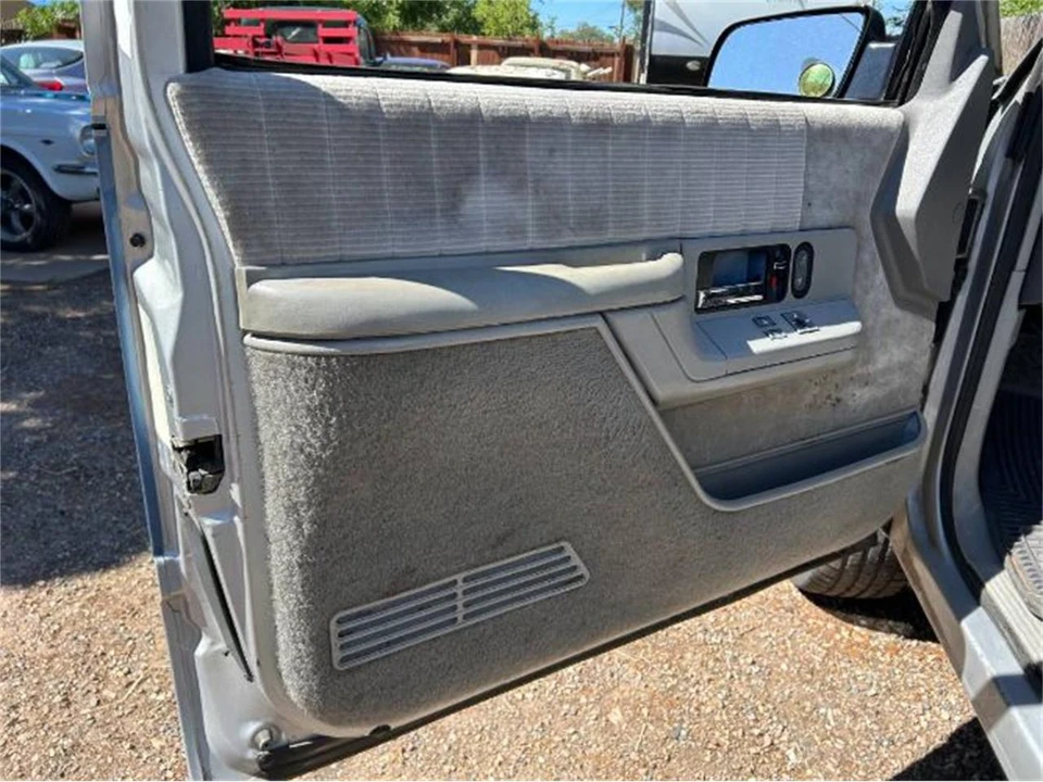 1994 GMC Yukon 1st Gen - Image 8 of 12