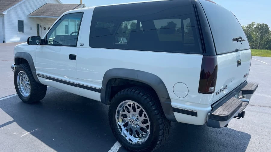 1994 GMC Yukon 1st Gen - Image 2 of 10