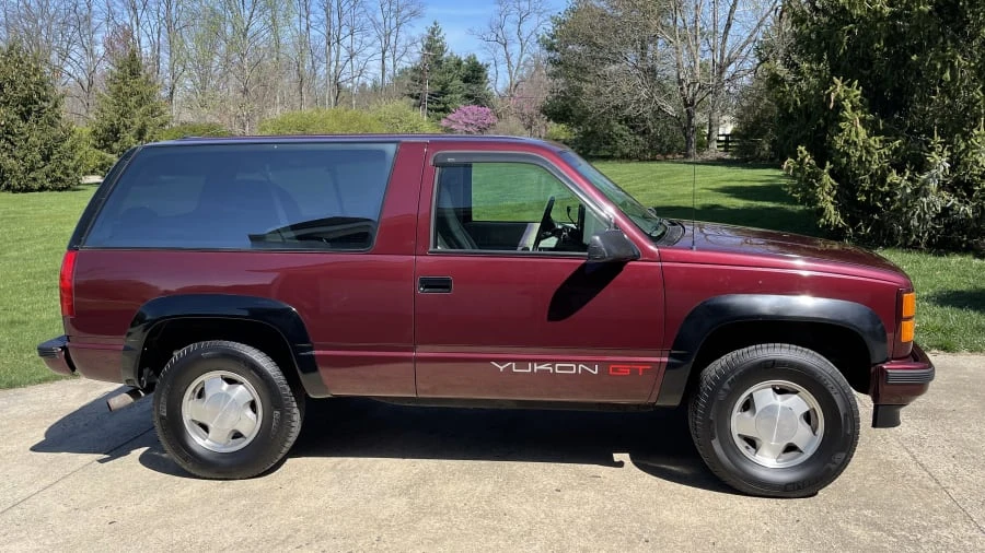 1994 GMC Yukon 1st Gen - Image 2 of 12