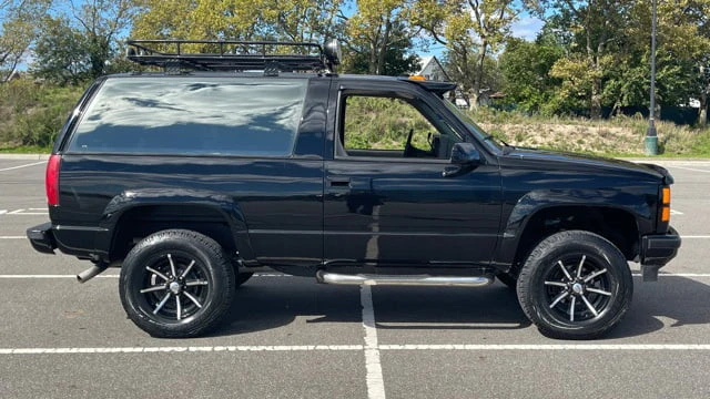 1994 GMC Yukon 1st Gen - Image 2 of 21