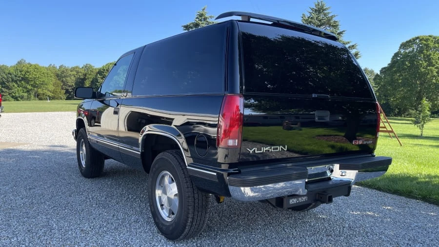 1994 GMC Yukon 1st Gen - Image 3 of 10