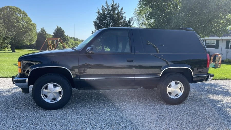 1994 GMC Yukon 1st Gen - Image 2 of 10