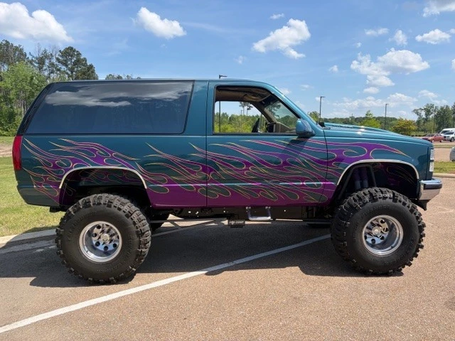 1994 GMC Yukon 1st Gen - Image 2 of 21