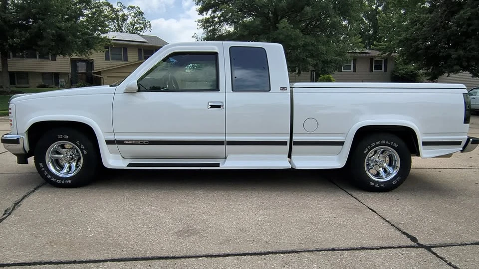 1994 GMC Sierra 1st Gen - Image 2 of 20