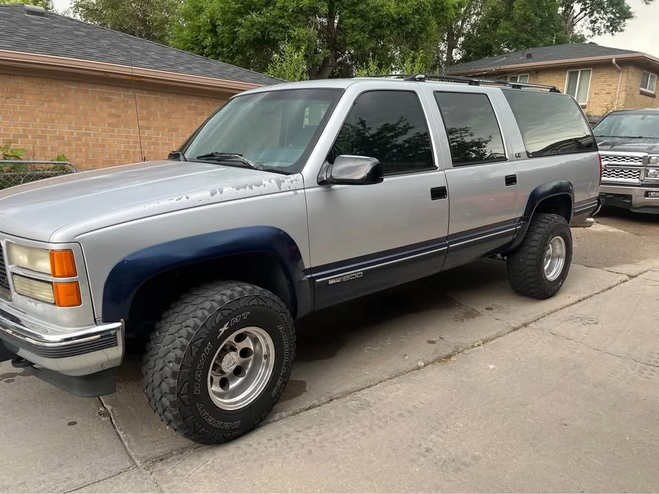 1994 GMC Suburban 7th Gen - Image 2 of 10