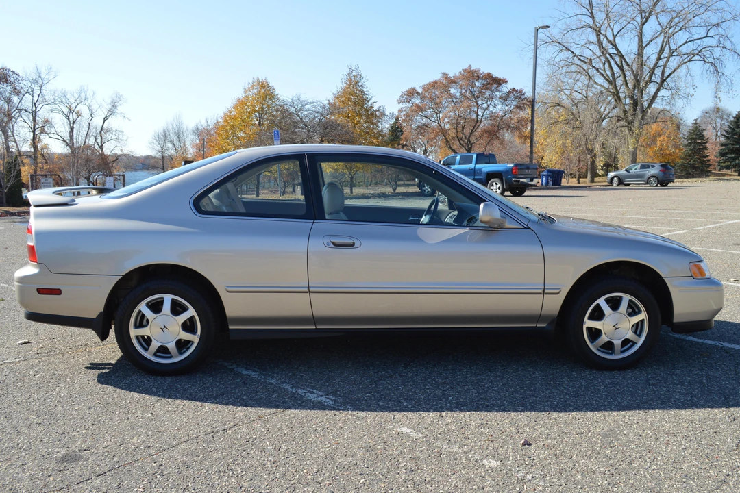1994 Honda Accord 5th Gen - Image 3 of 5