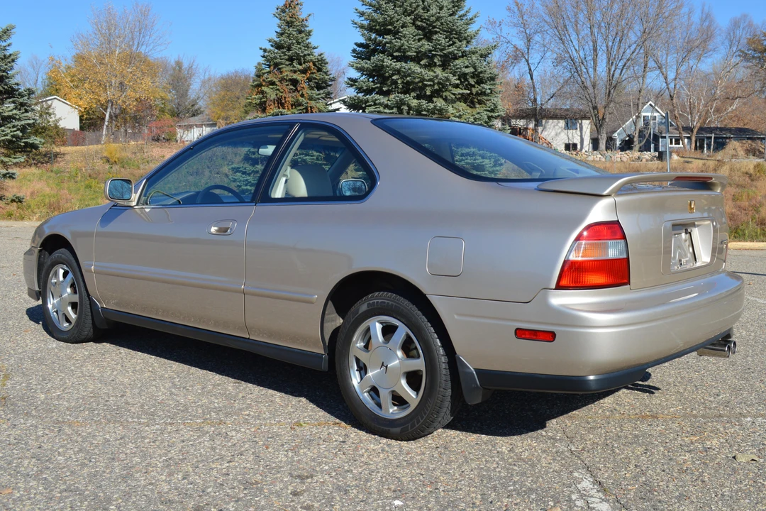 1994 Honda Accord 5th Gen - Image 4 of 5