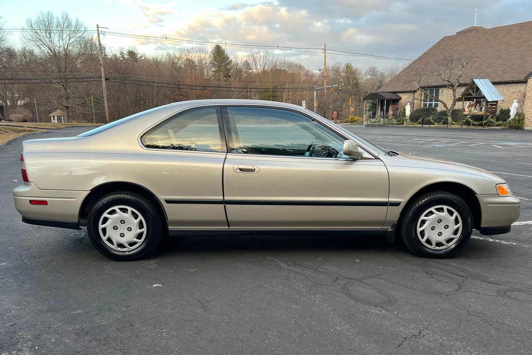 1994 Honda Accord 5th Gen - Image 3 of 31