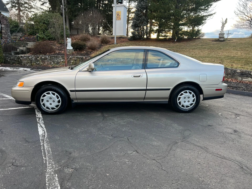 1994 Honda Accord 5th Gen - Image 10 of 31