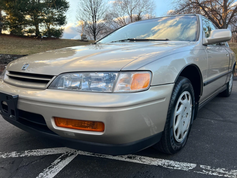1994 Honda Accord 5th Gen - Image 16 of 31