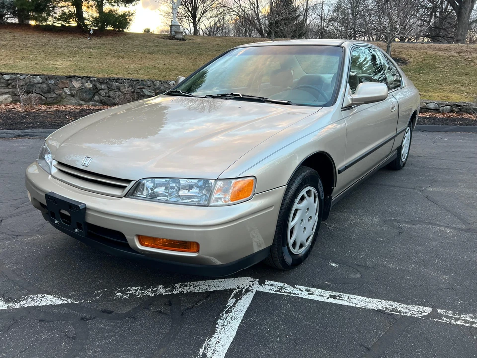 1994 Honda Accord 5th Gen - Image 6 of 31
