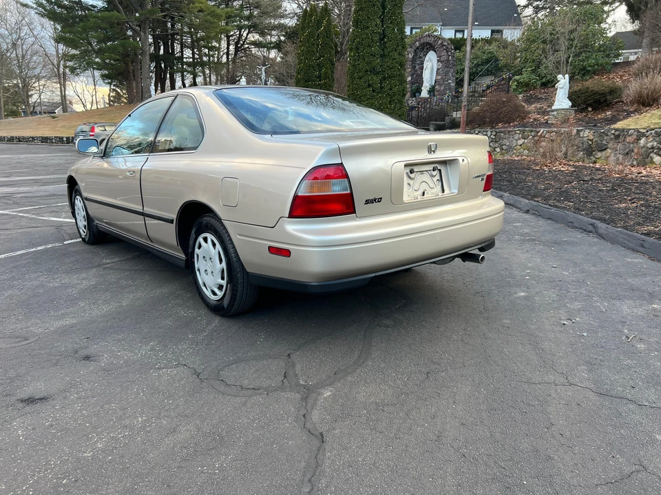 1994 Honda Accord 5th Gen - Image 11 of 31