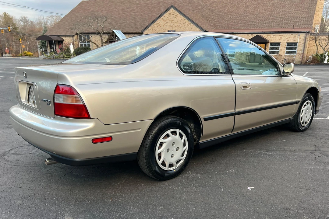 1994 Honda Accord 5th Gen - Image 4 of 31