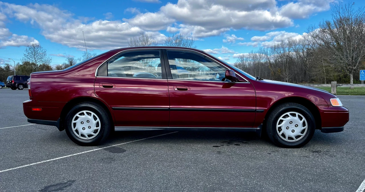 1994 Honda Accord 5th Gen - Image 8 of 31
