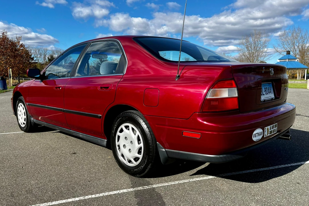 1994 Honda Accord 5th Gen - Image 4 of 31
