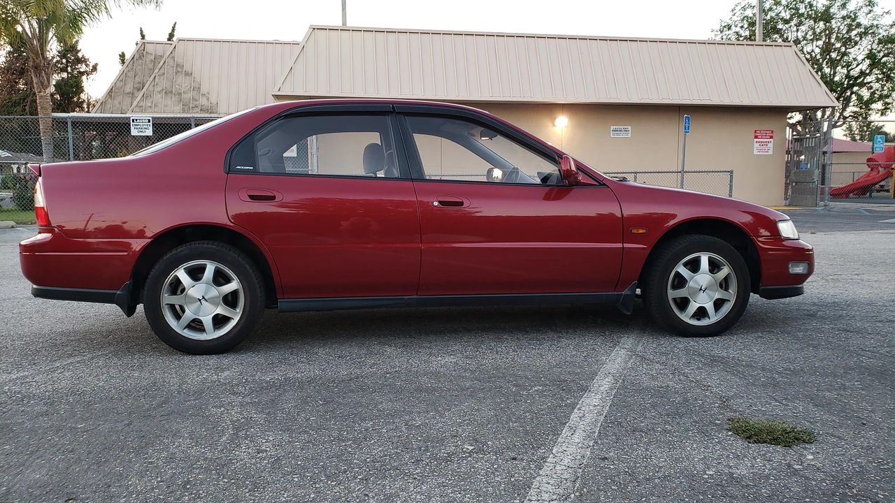 1994 Honda Accord 5th Gen - Image 17 of 31