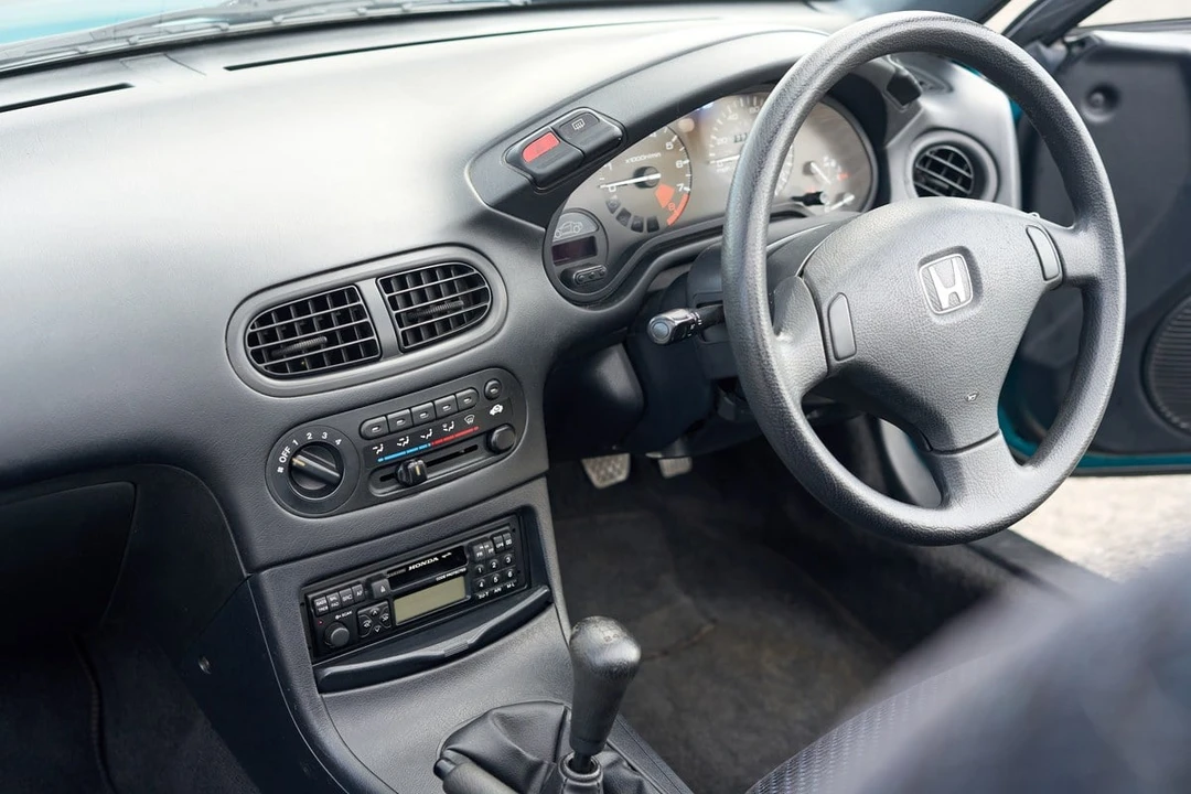 1994 Honda CR-X - Image 10 of 30