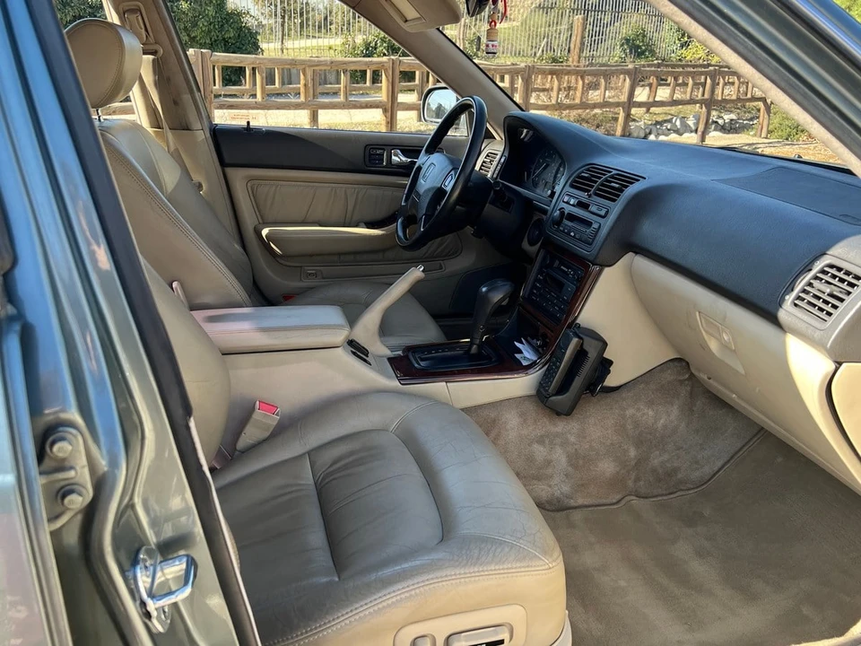 1994 Acura Legend 2nd Gen - Image 25 of 30