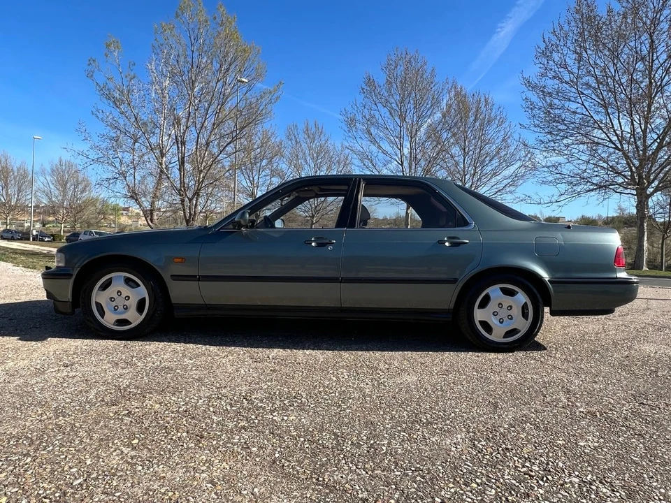 1994 Acura Legend 2nd Gen - Image 11 of 30