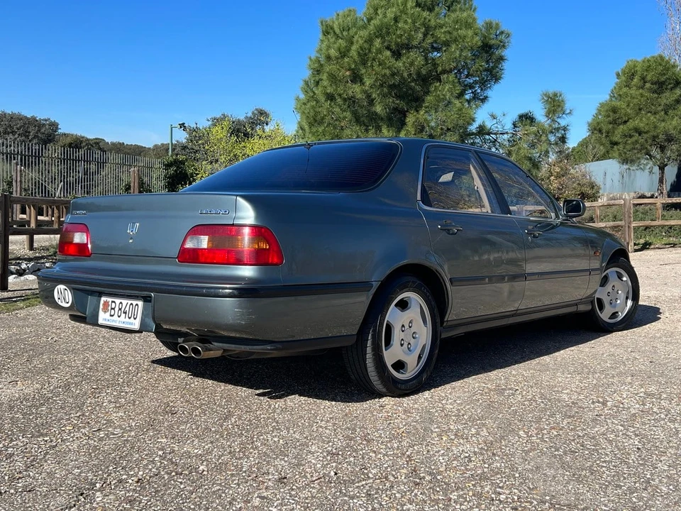 1994 Acura Legend 2nd Gen - Image 8 of 30