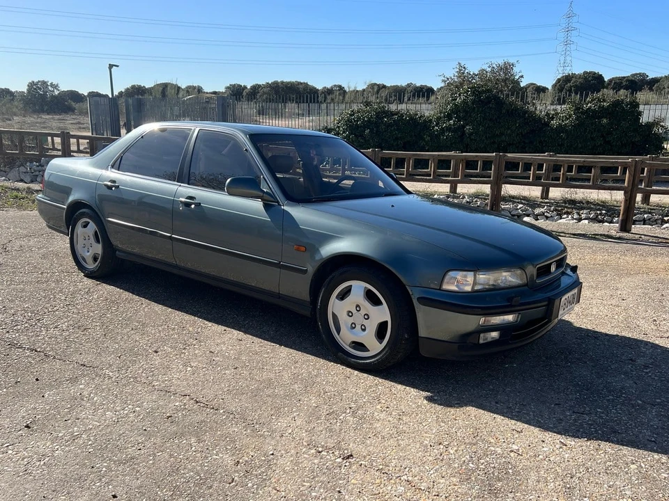 1994 Acura Legend 2nd Gen - Image 16 of 30