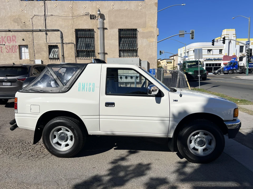1994 Isuzu - Image 10 of 31