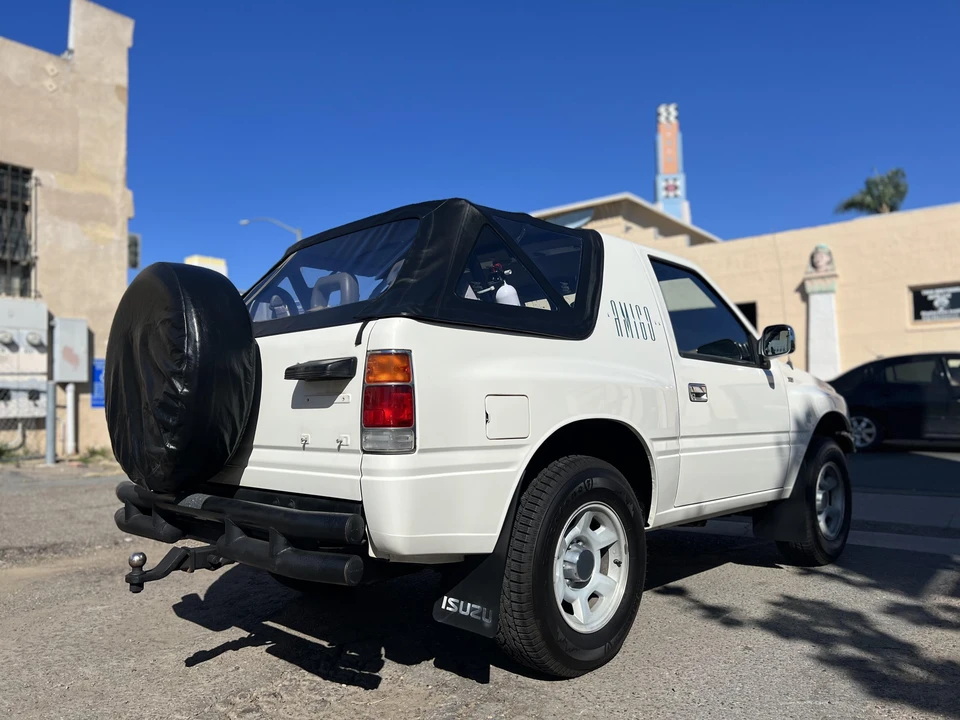 1994 Isuzu - Image 8 of 31