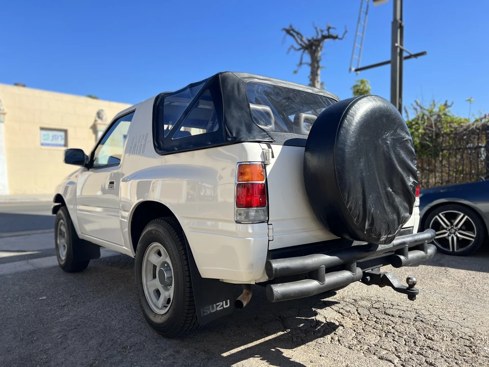 1994 Isuzu - Image 7 of 31