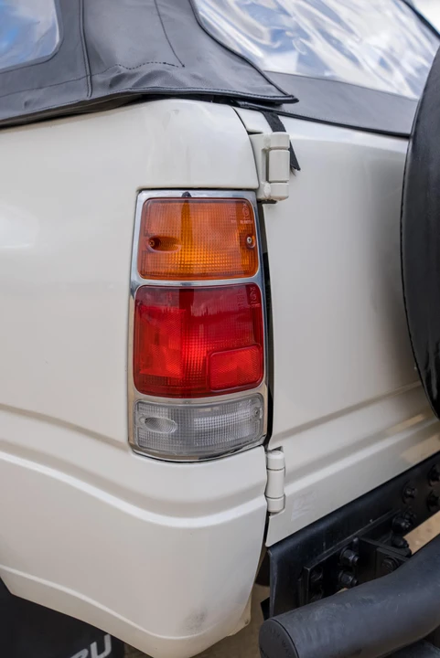 1994 Isuzu - Image 23 of 31