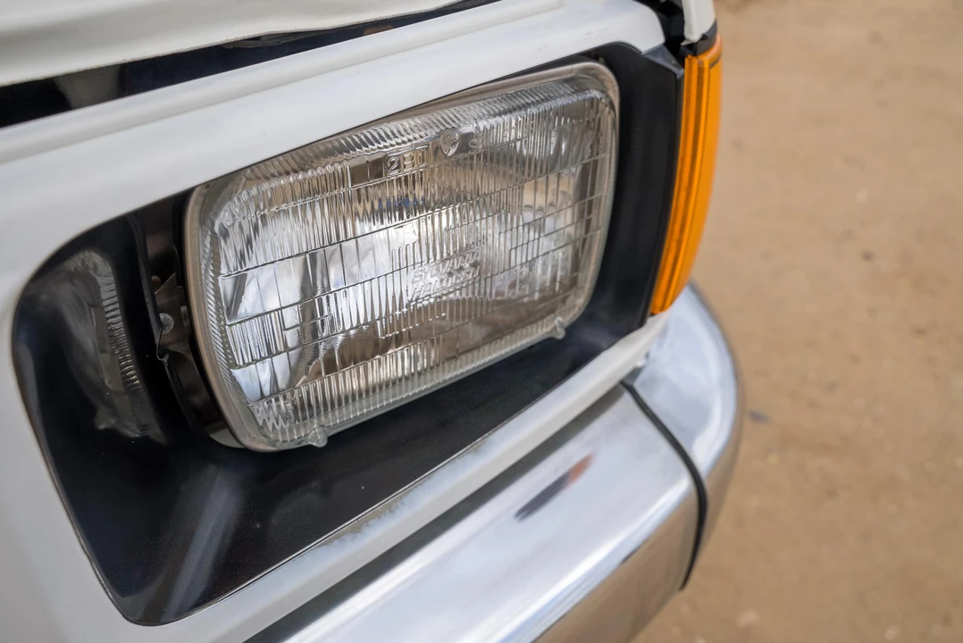 1994 Isuzu - Image 15 of 31