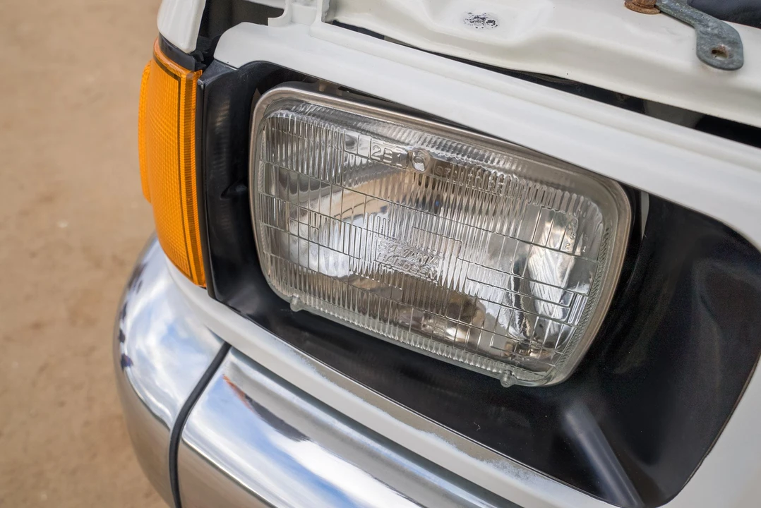 1994 Isuzu - Image 13 of 31