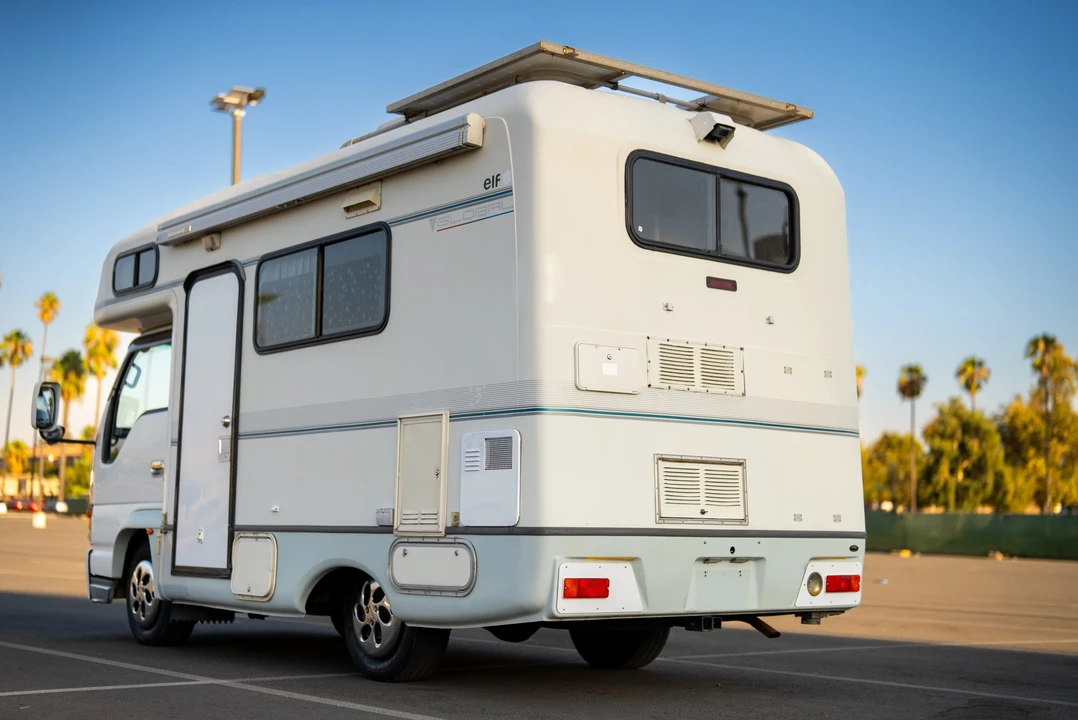 1994 Isuzu Elf - Image 12 of 31