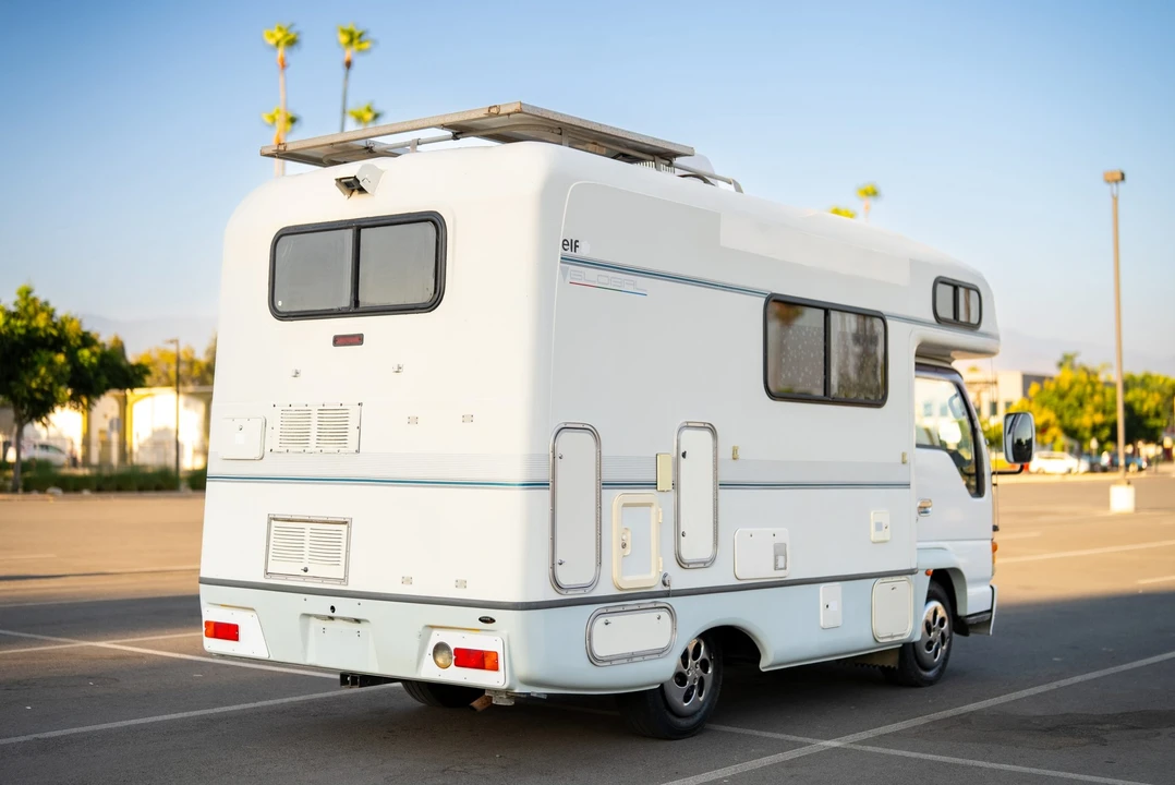 1994 Isuzu Elf - Image 17 of 31