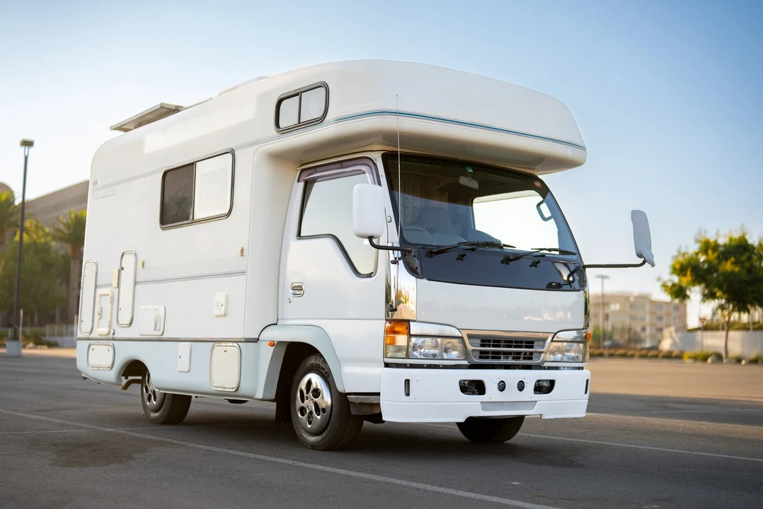 1994 Isuzu Elf - Image 3 of 31