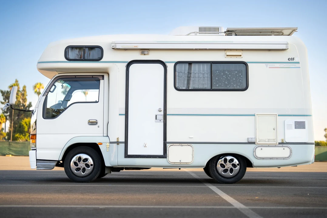 1994 Isuzu Elf - Image 11 of 31