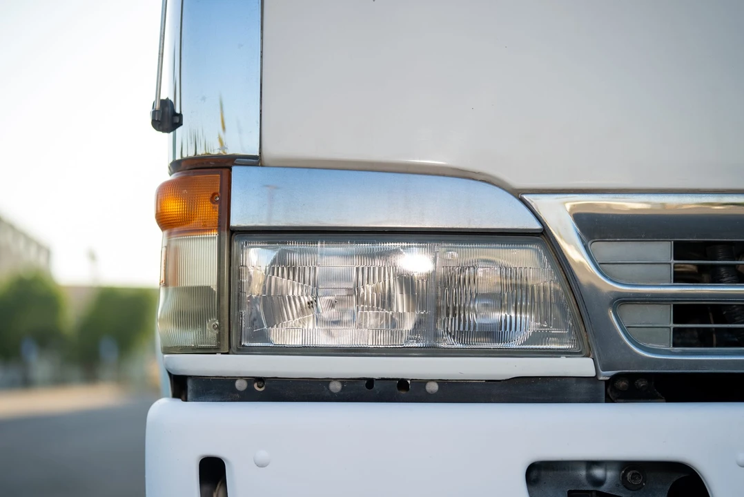 1994 Isuzu Elf - Image 24 of 31