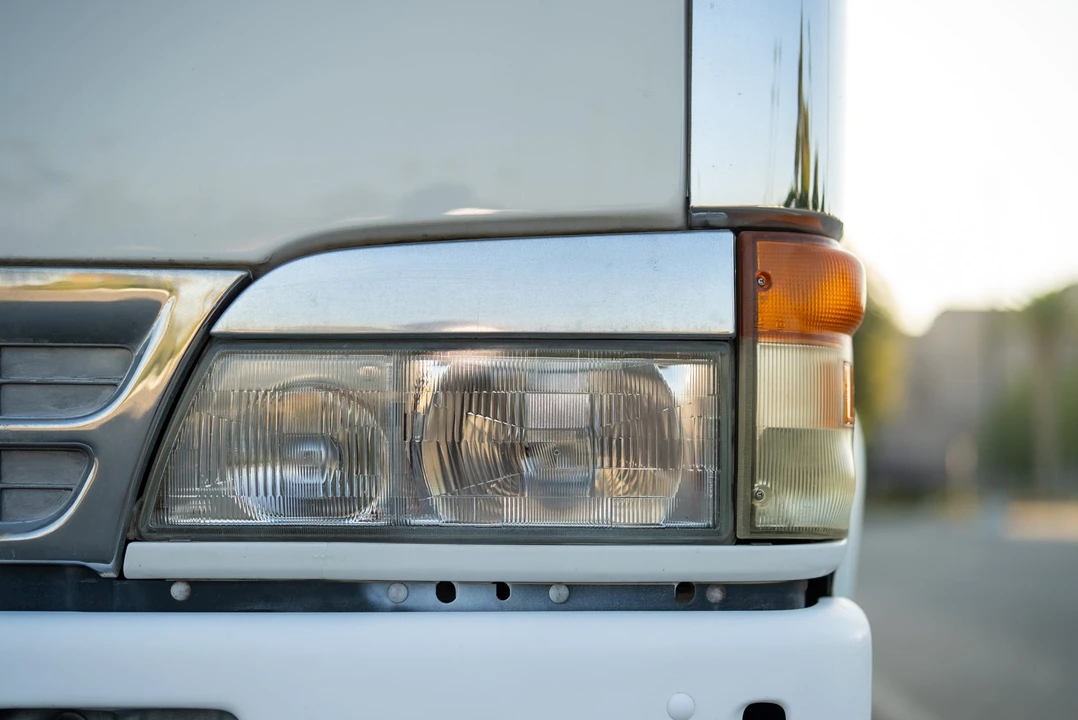 1994 Isuzu Elf - Image 25 of 31