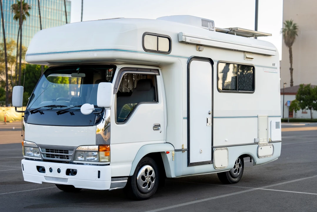 1994 Isuzu Elf - Image 8 of 31